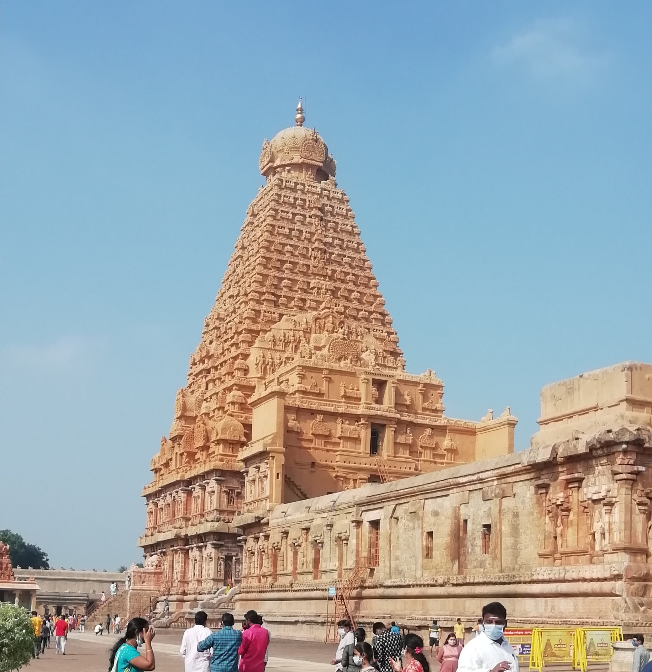 The Brihadeeswarar Temple: A Marvel of Chola Architecture