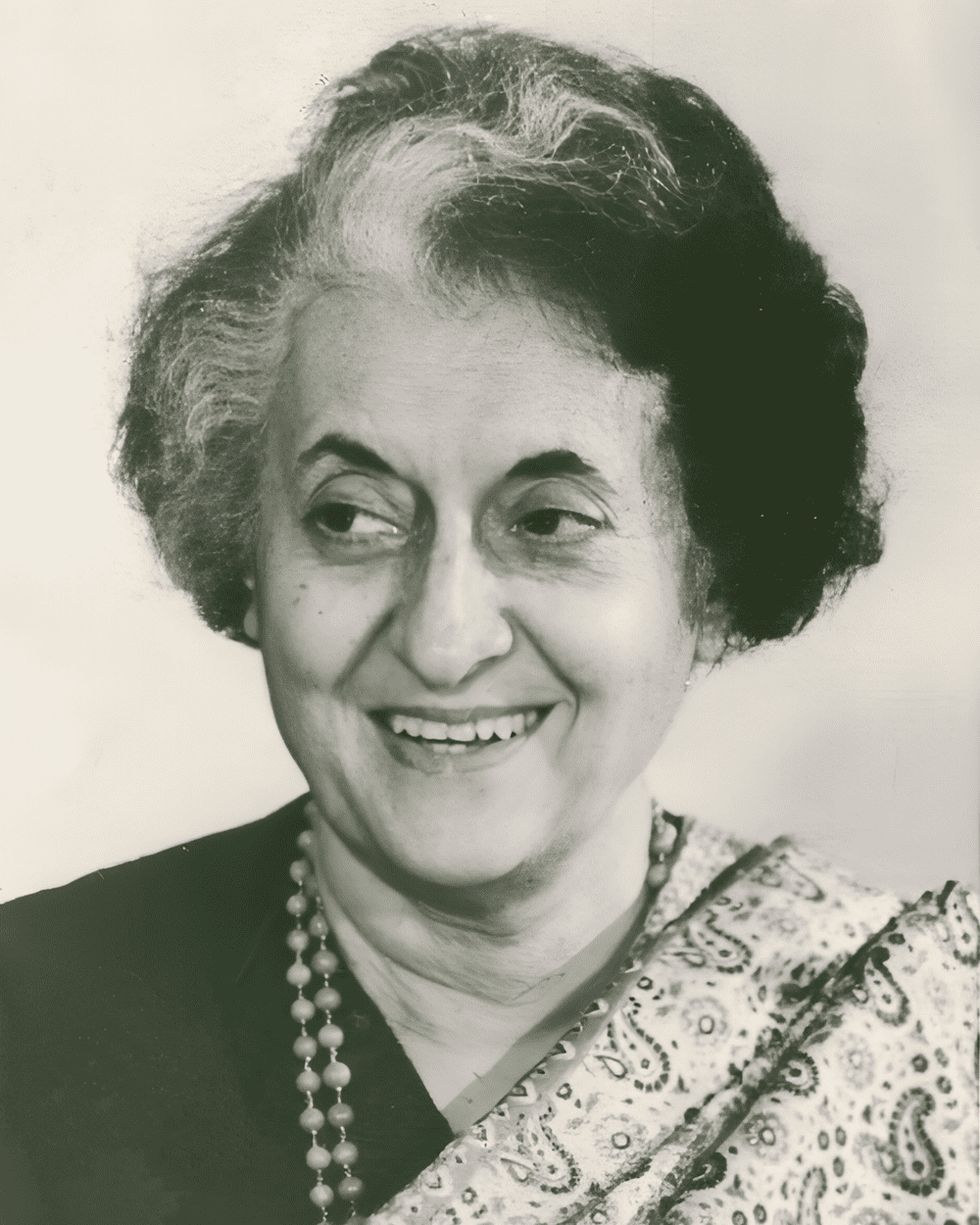 How Indira Gandhi destroyed democracy by changing the constitution of India?